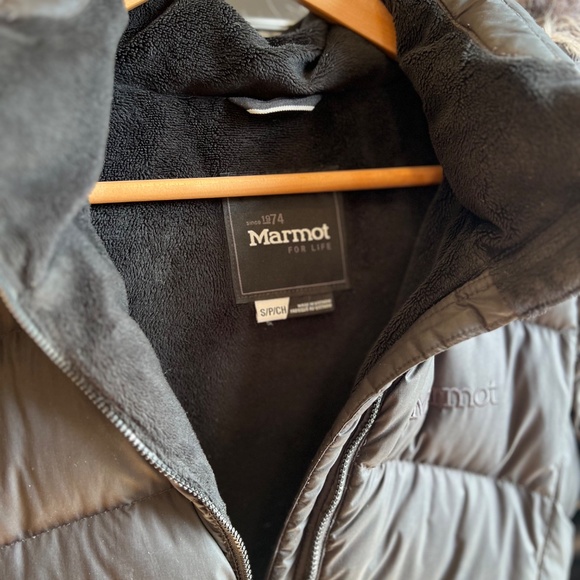 Marmot Montreal Jacket Women in Black - Picture 6 of 14